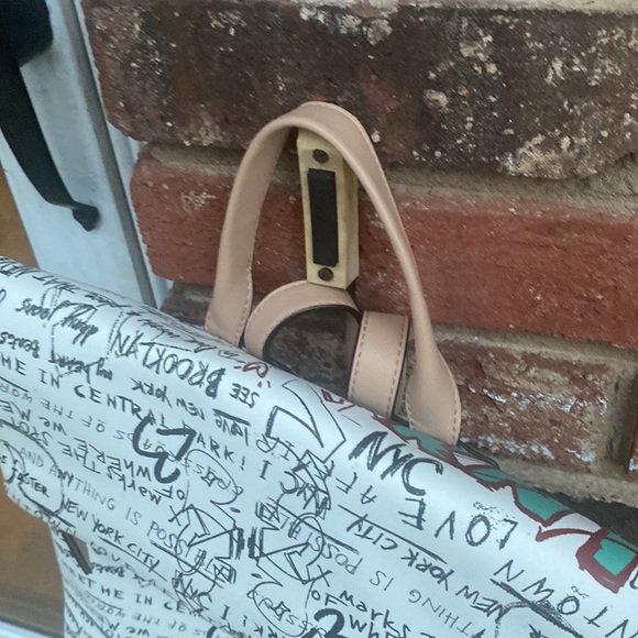 DKNY / Donna Koran Backpack 🎒 - Picture 5 of 8